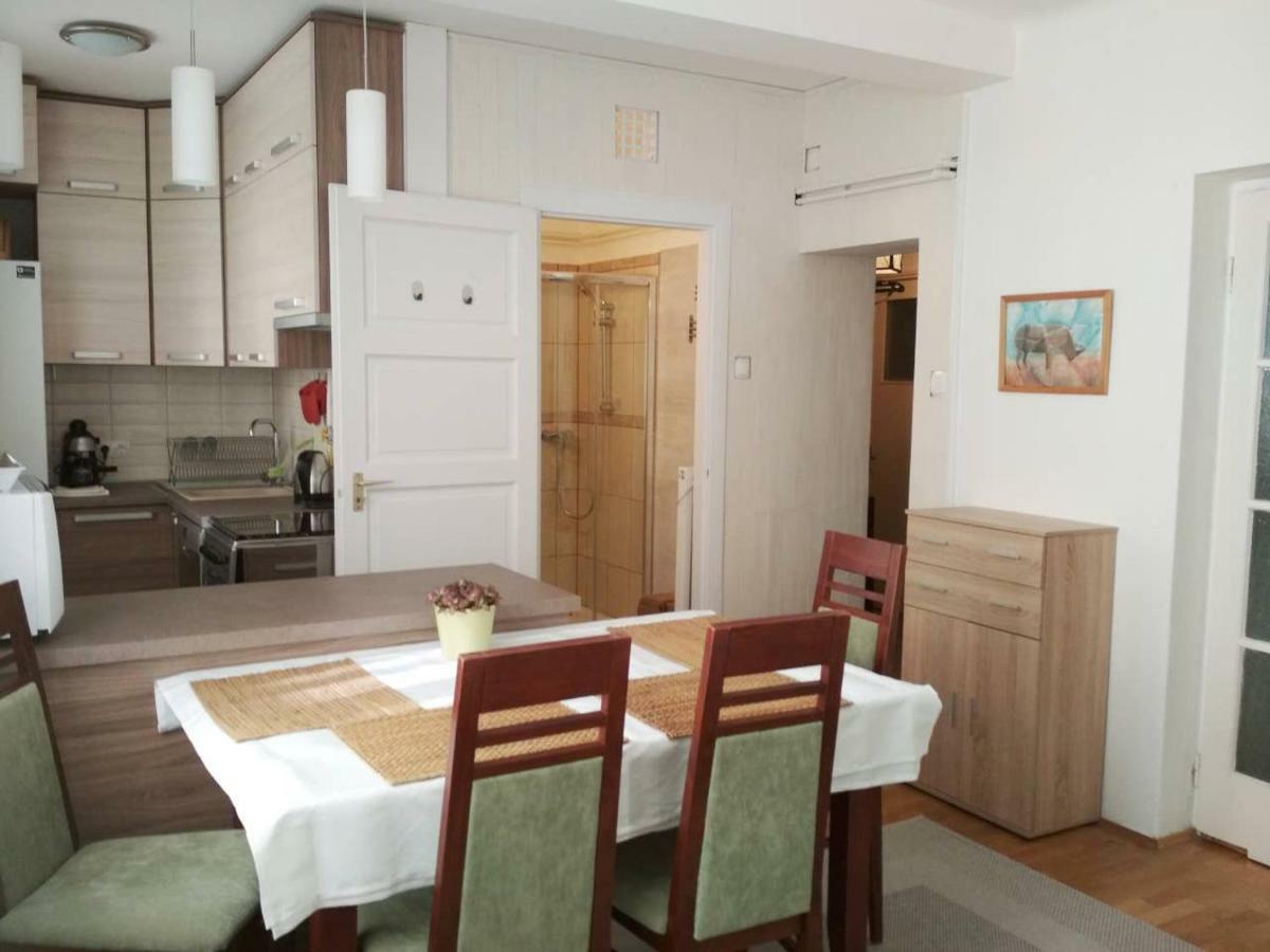 Zsuzsa Apartman Βουδαπέστη Εξωτερικό φωτογραφία